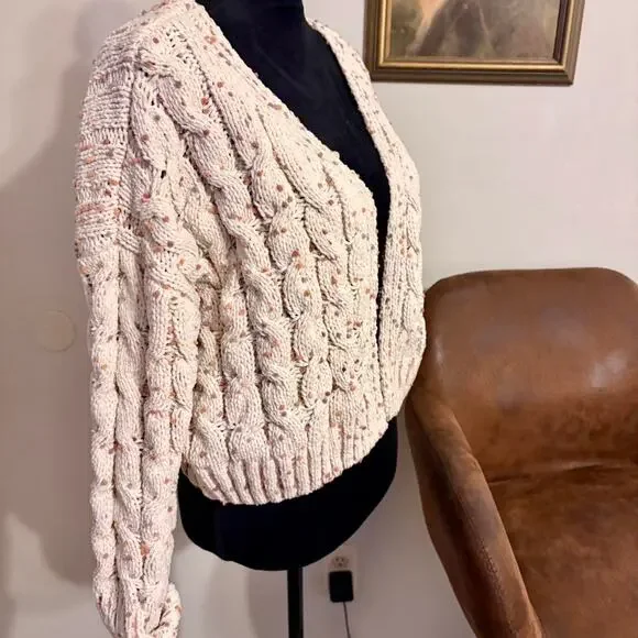 Cream and tan cable - Picture 5 of 6